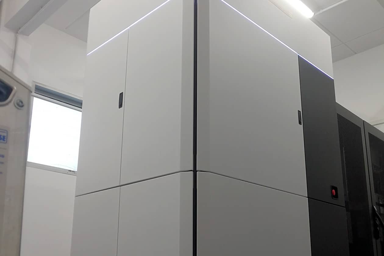 <hr>Microscope Glacios 200 kV équipé d'une caméra Falcon 4i et d’un filtre d’énergie Selectris X.