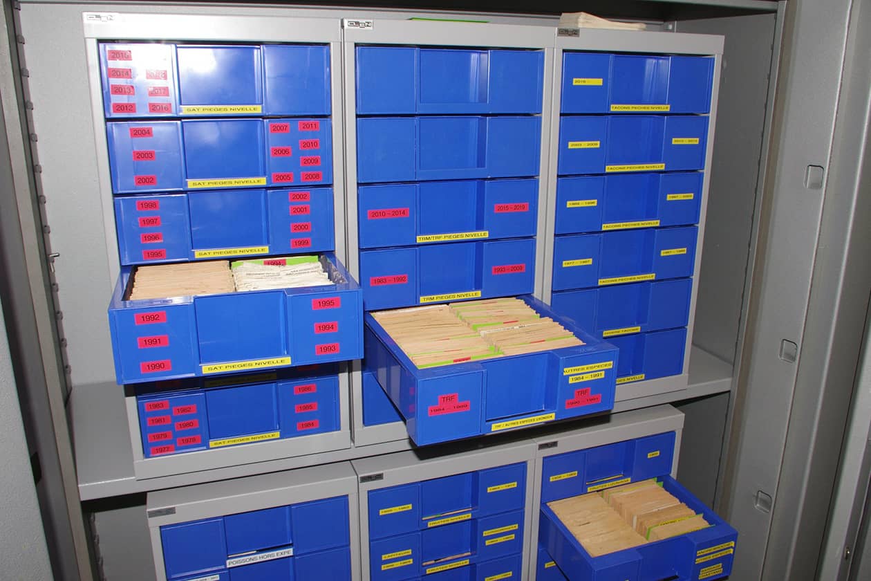 <hr>Armoire ignifugée pour la conservation de la collection d’écailles d'ECOBIOP. © INRAE, S. Glise.