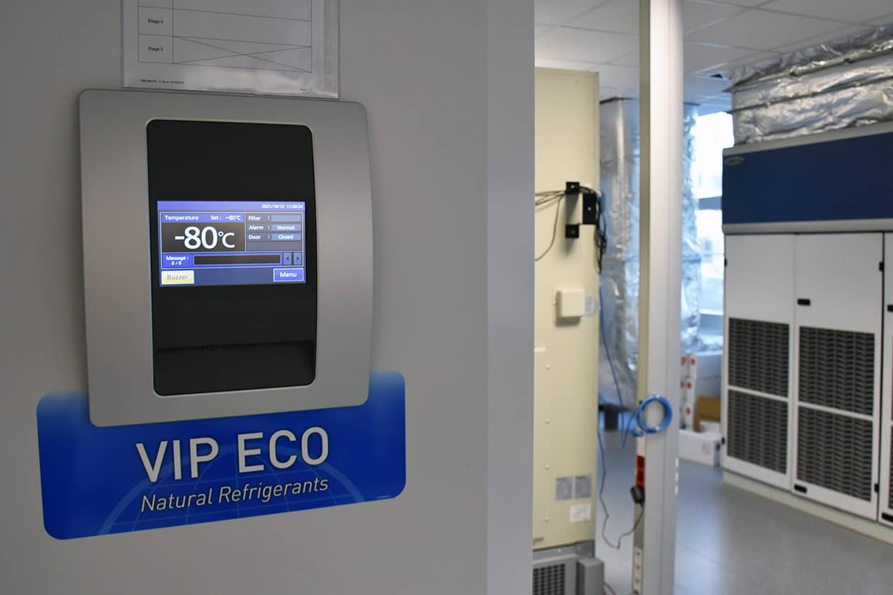 <hr>Congélateur à -80°C pour la conservation des échantillons.