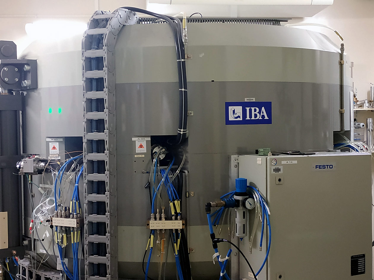 <hr>Cyclotron pour la production de radioisotpes.