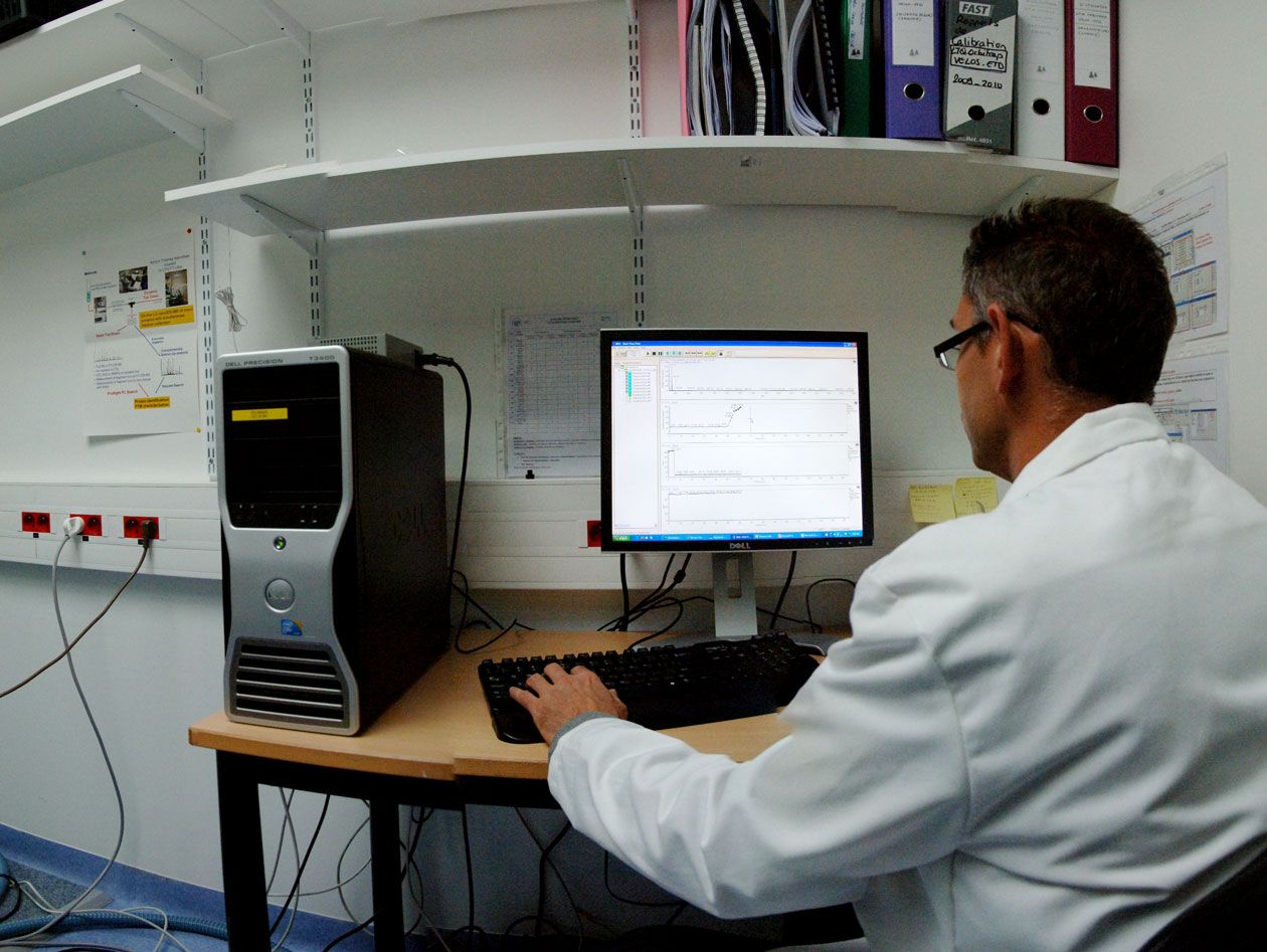 <hr>Laboratoire de spectrométrie de masse.