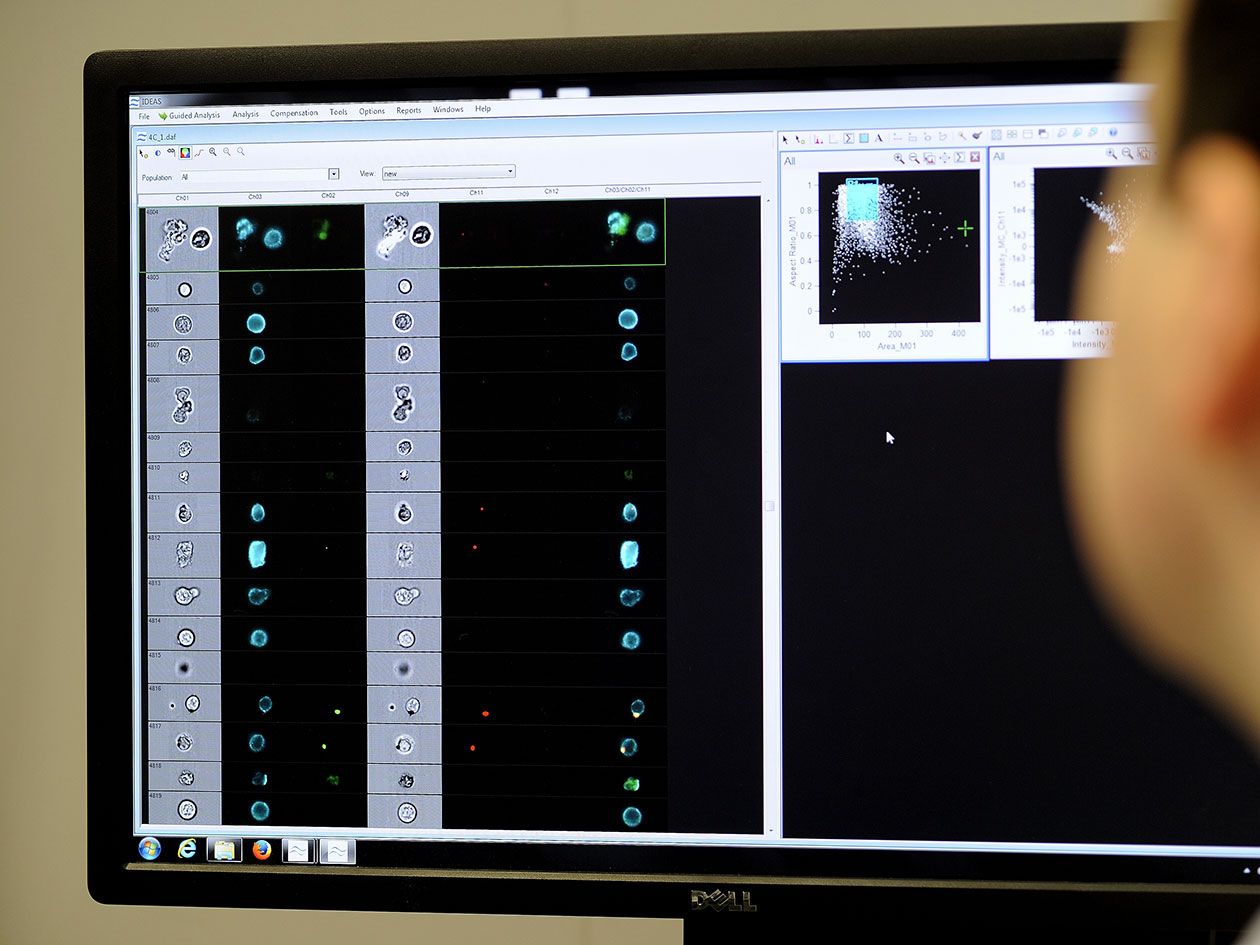 <hr>Cytomètre de flux en images (ImagestreamX) du plateau technique AniRA-Cytométrie © P. Delapierre, Inserm.