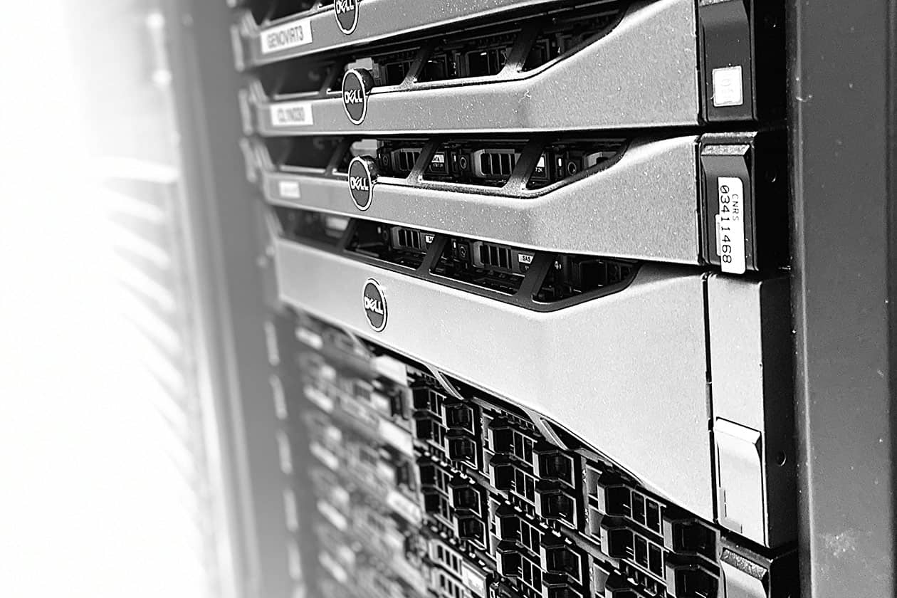 <hr>Cluster de calcul de la plateforme GenOuest. © O. Collin.