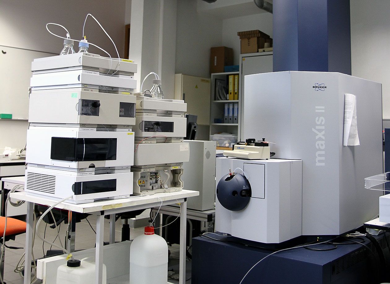 <hr>Système nanoLC-MS maXis II avec ETD (Bruker).