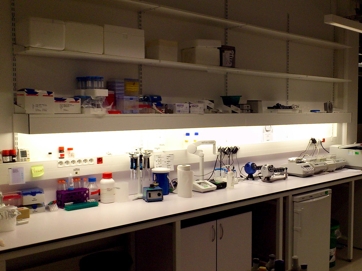 <hr>Laboratoire de spectrométrie de masse MSBio.