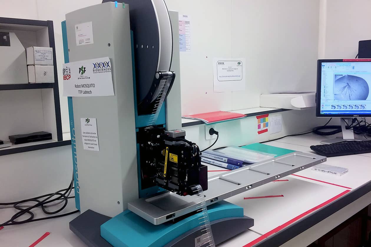 <hr>Robot de cristallisation Mosquito (TTP Labtech).