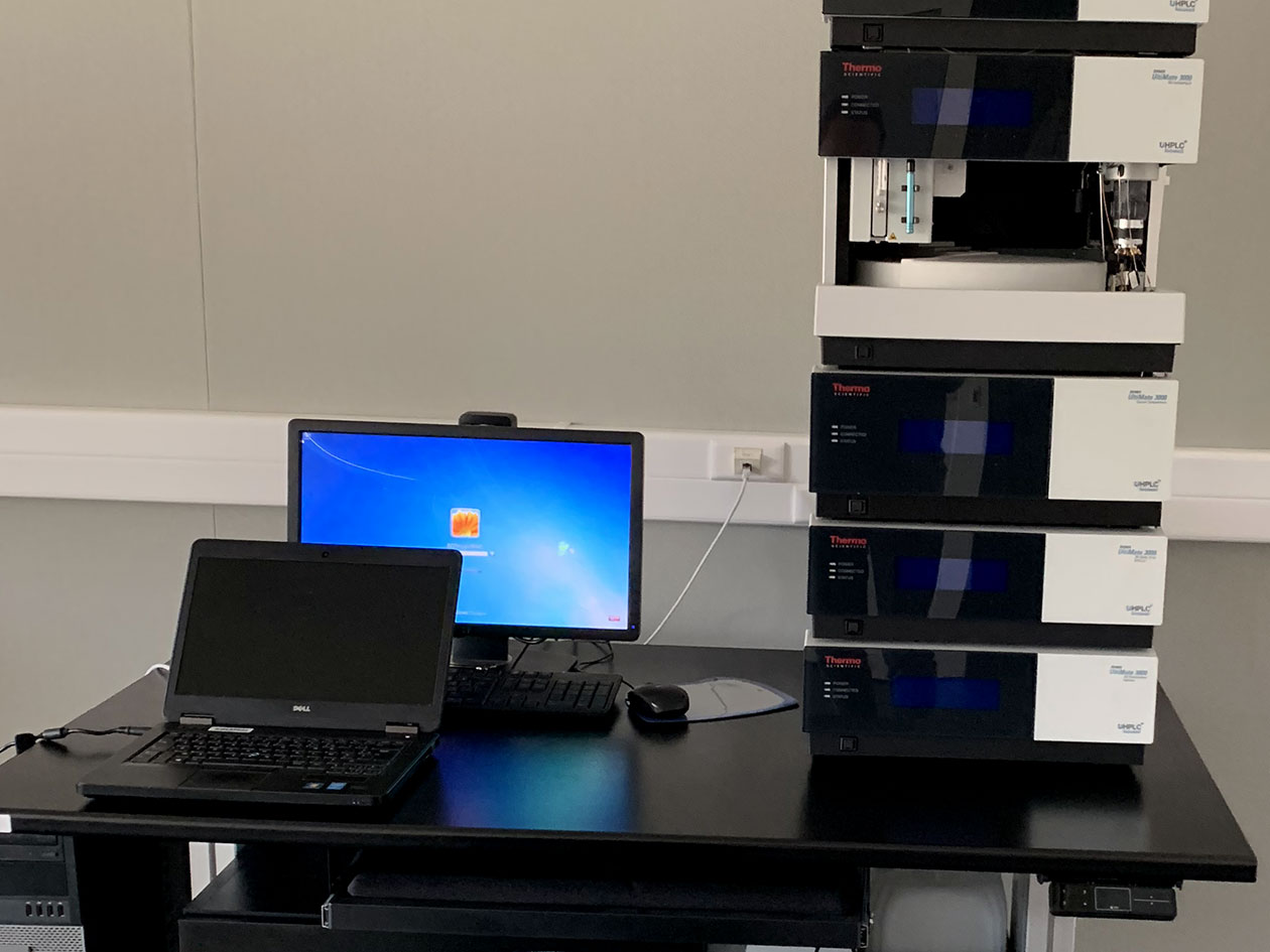 <hr>UHPLC pour optimisation de gradients et acquisition.