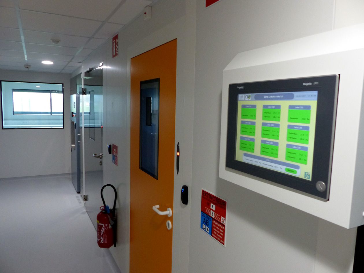 <hr>Accès réglementé au laboratoire de culture cellulaire de confinement de niveau L2 (site LABÉO).
