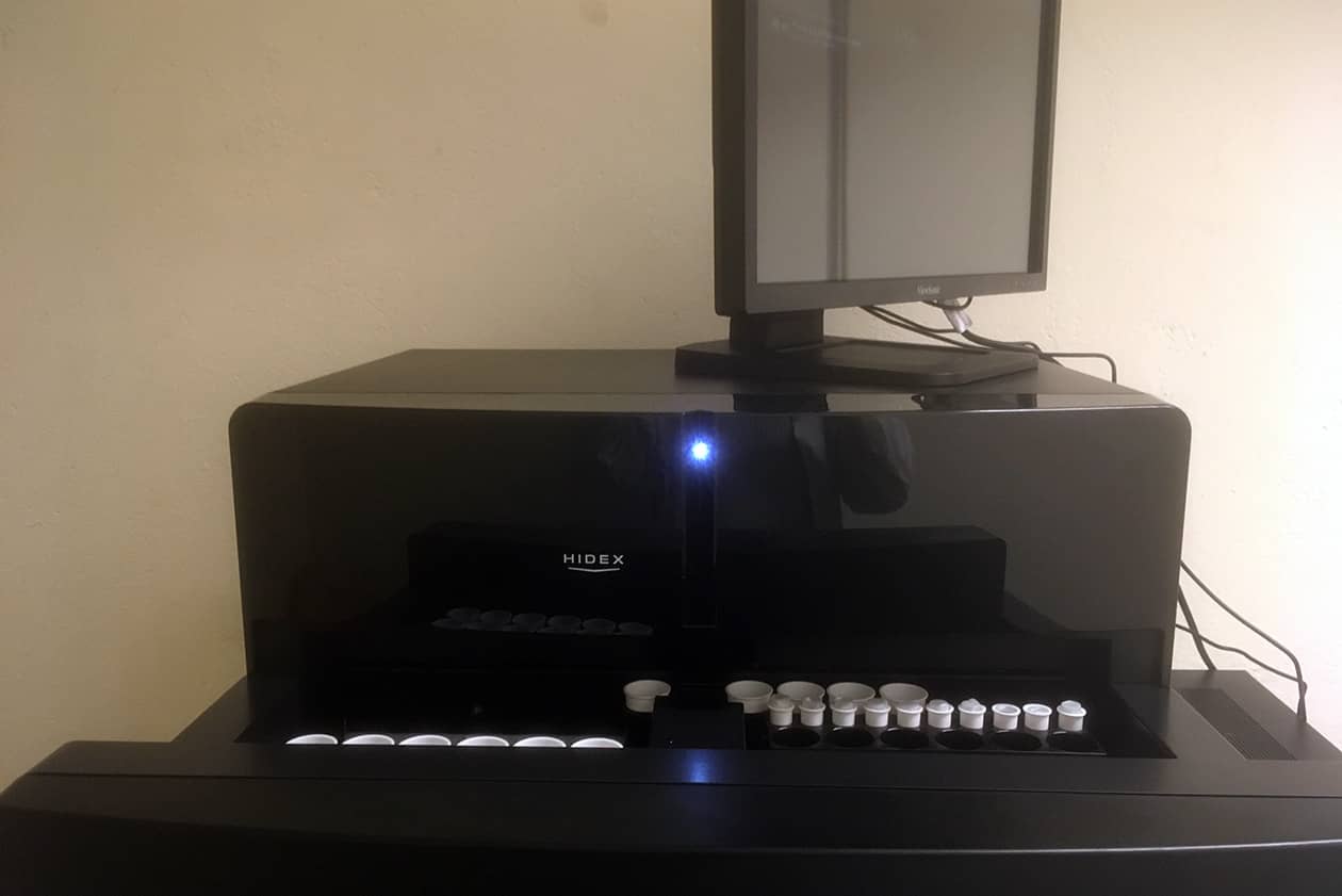 <hr>Compteur gamma bas bruit SL300 Hidex pour les études de biodistribution.