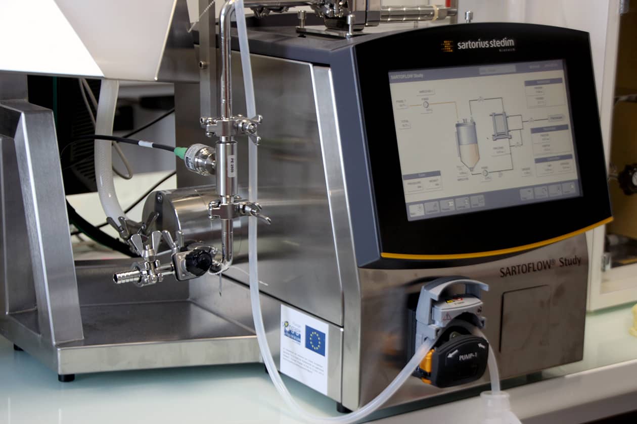 <hr>Système de filtration tangentielle SartoFlow Study (Sartorius). © Nantes Université, P2R.
