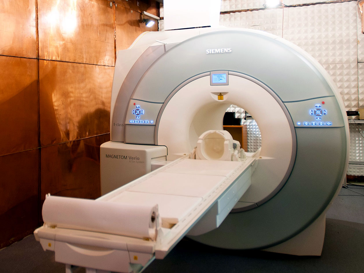 <hr>IRM 3T dédiée à la recherche en neurosciences intégratives, cognitives et cliniques chez l’Homme sain et malade.