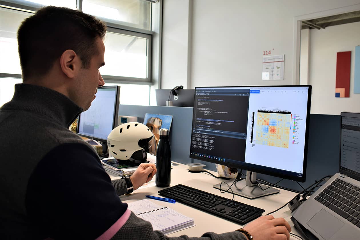 <hr>Analyse de données avec le logiciel RStudio.