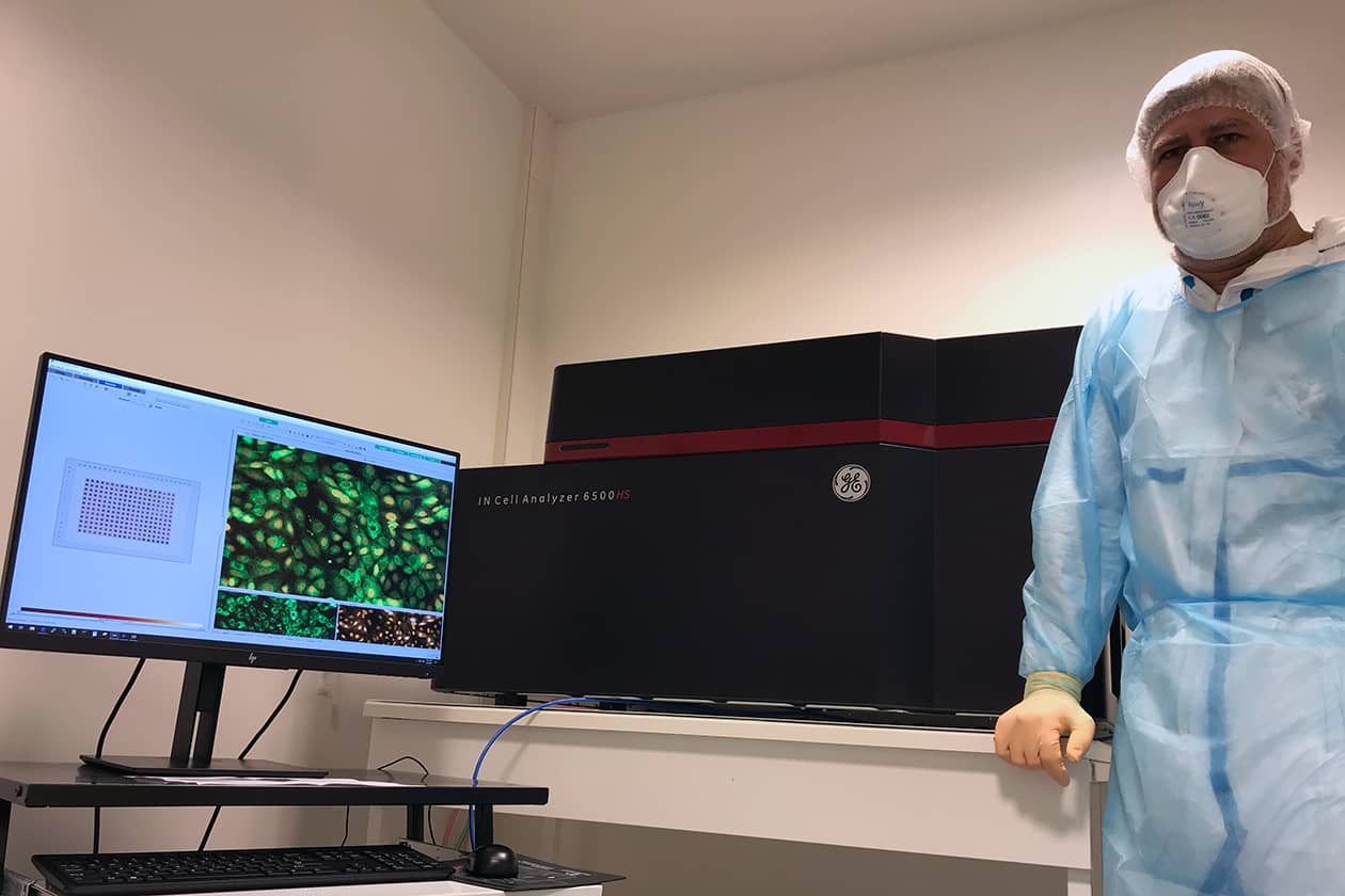 <hr>Microscope InCell 6500 sur le plateau de criblage HCS-L3 (ARIADNE-Criblage).