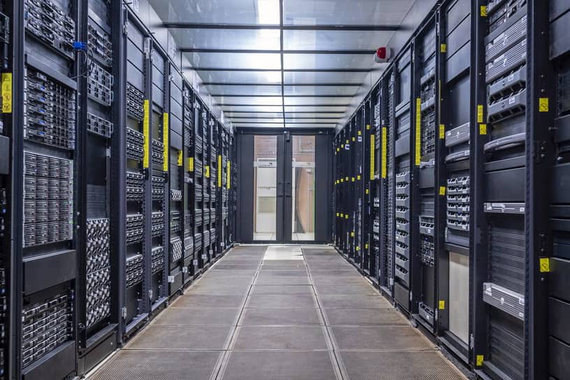 <hr>Salle serveur du Mésocentre de l’Université de Lille, qui héberge les moyens de calcul HPC de la plateforme Bilille.