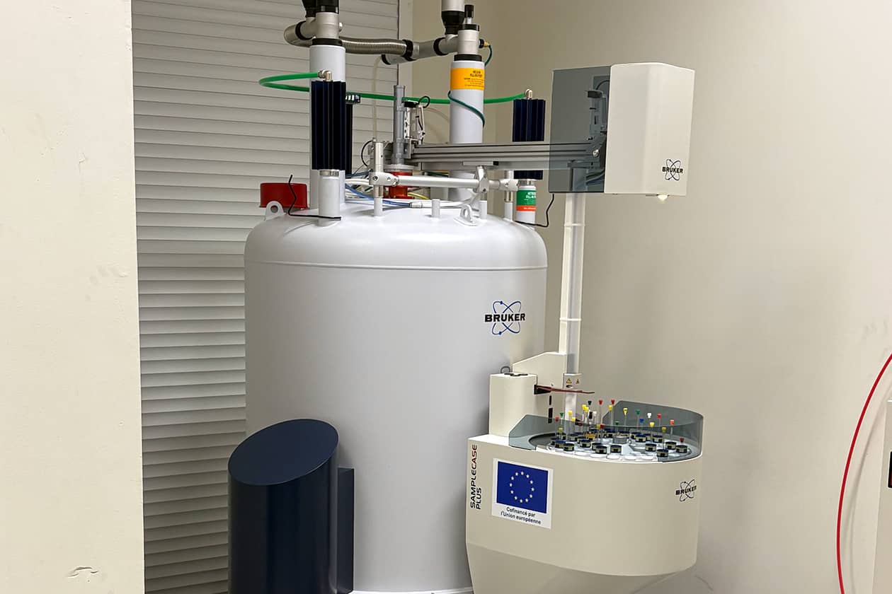 <hr>RMN 500 MHz avec sonde SmartProbe BBFO.