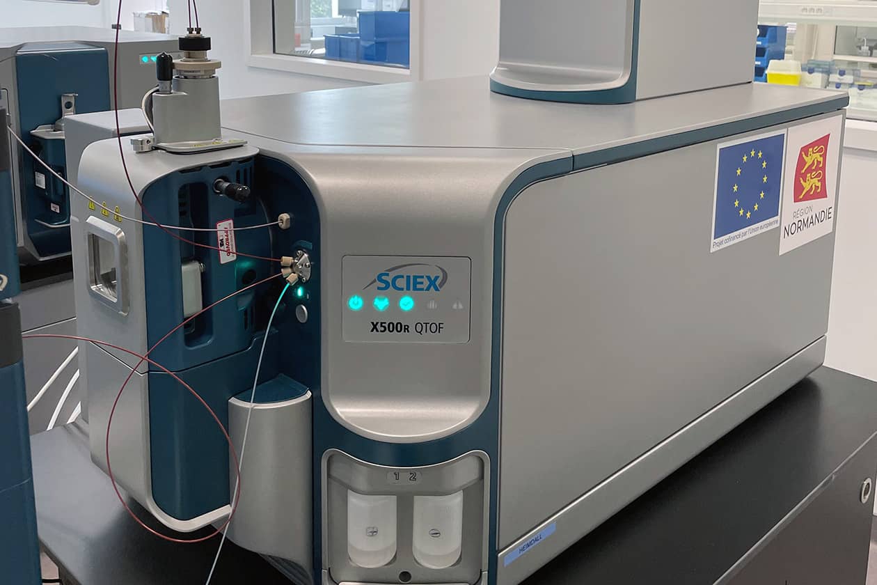 <hr>Spectromètre de masse à haute résolution de type QTOF utilisé dans le cadre des études de métabolomique.