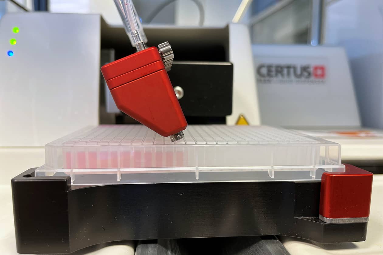 <hr>Distribution rapide et précise de différents réactifs avec le robot Certus Fritz Gyger.