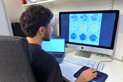 <hr>Utilisation du logiciel OMIQ pour l’analyse et la visualisation de données de cytométrie spectrale.