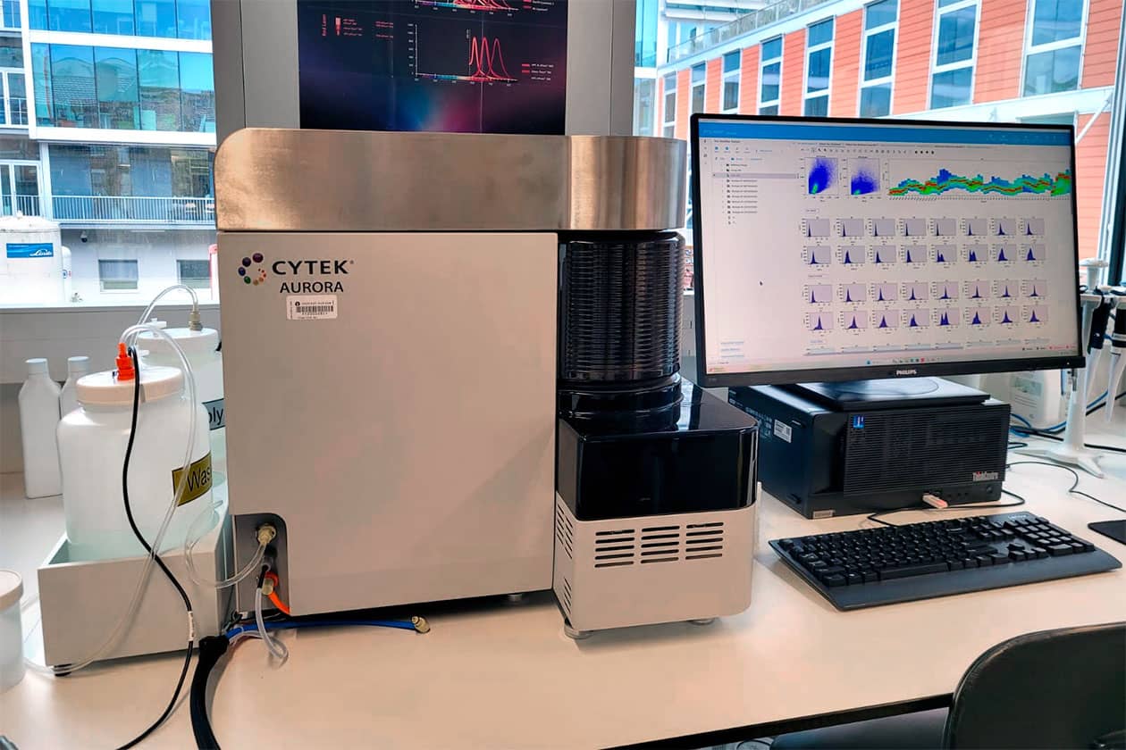 <hr>Aurora Cytek, offrant des performances exceptionnelles pour des analyses multicouleurs précises à haut contenu.