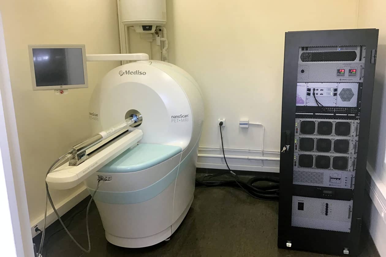 <hr>TEP/IRM Mediso permettant des acquisitions corps entier chez la souris et le rat avec une résolution spatiale submillimétrique.