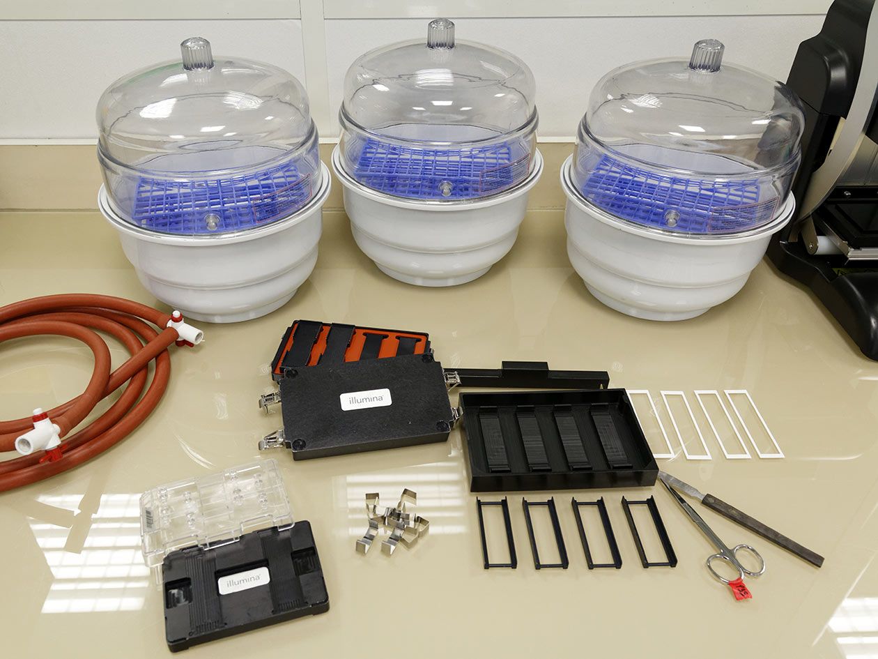 <hr>Accessoires nécessaires à la réalisation des expériences Illumina.
