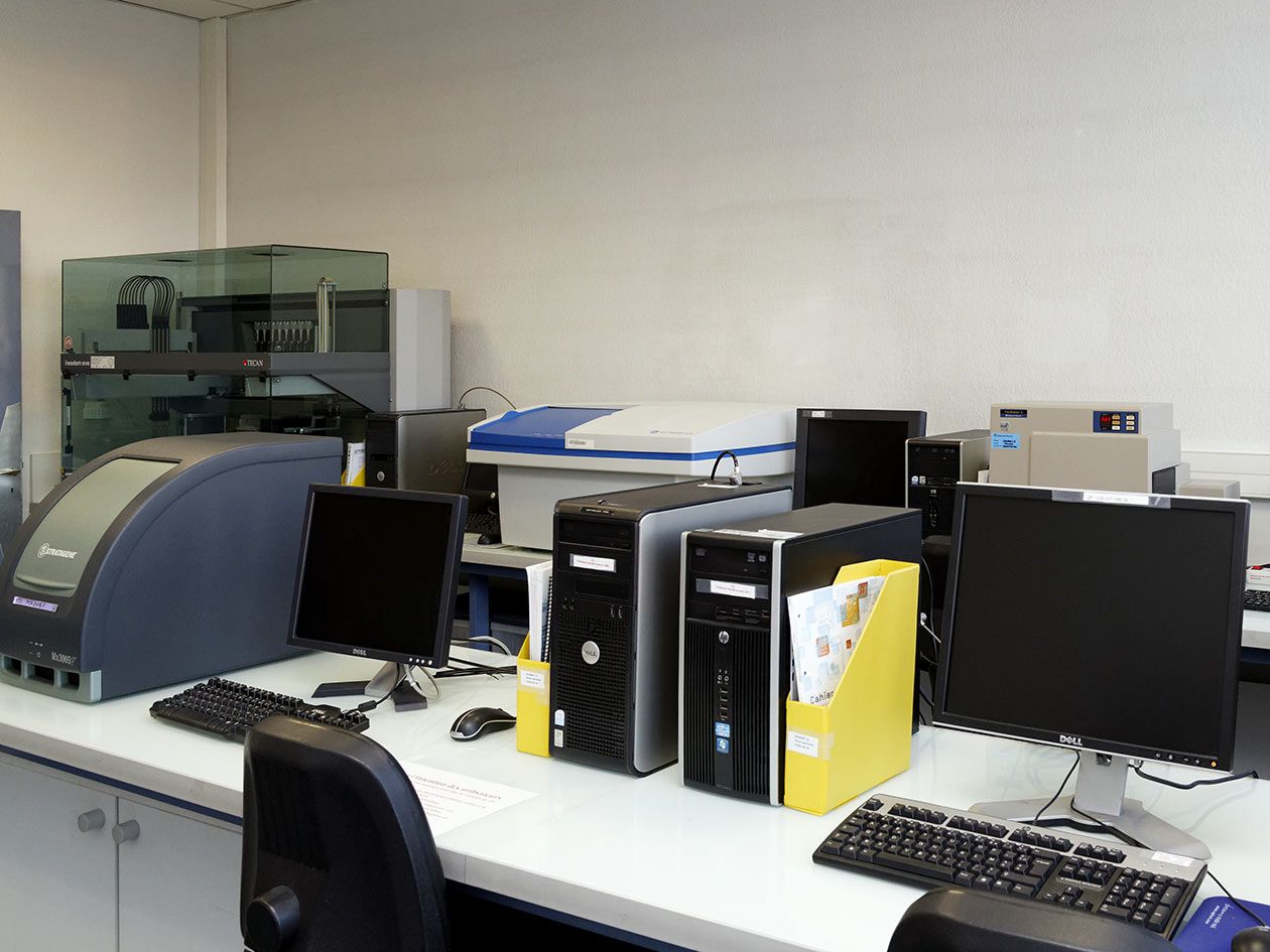 <hr>Equipements mutualisés en accès libre mise à disposition des utilisateurs de la plateforme.